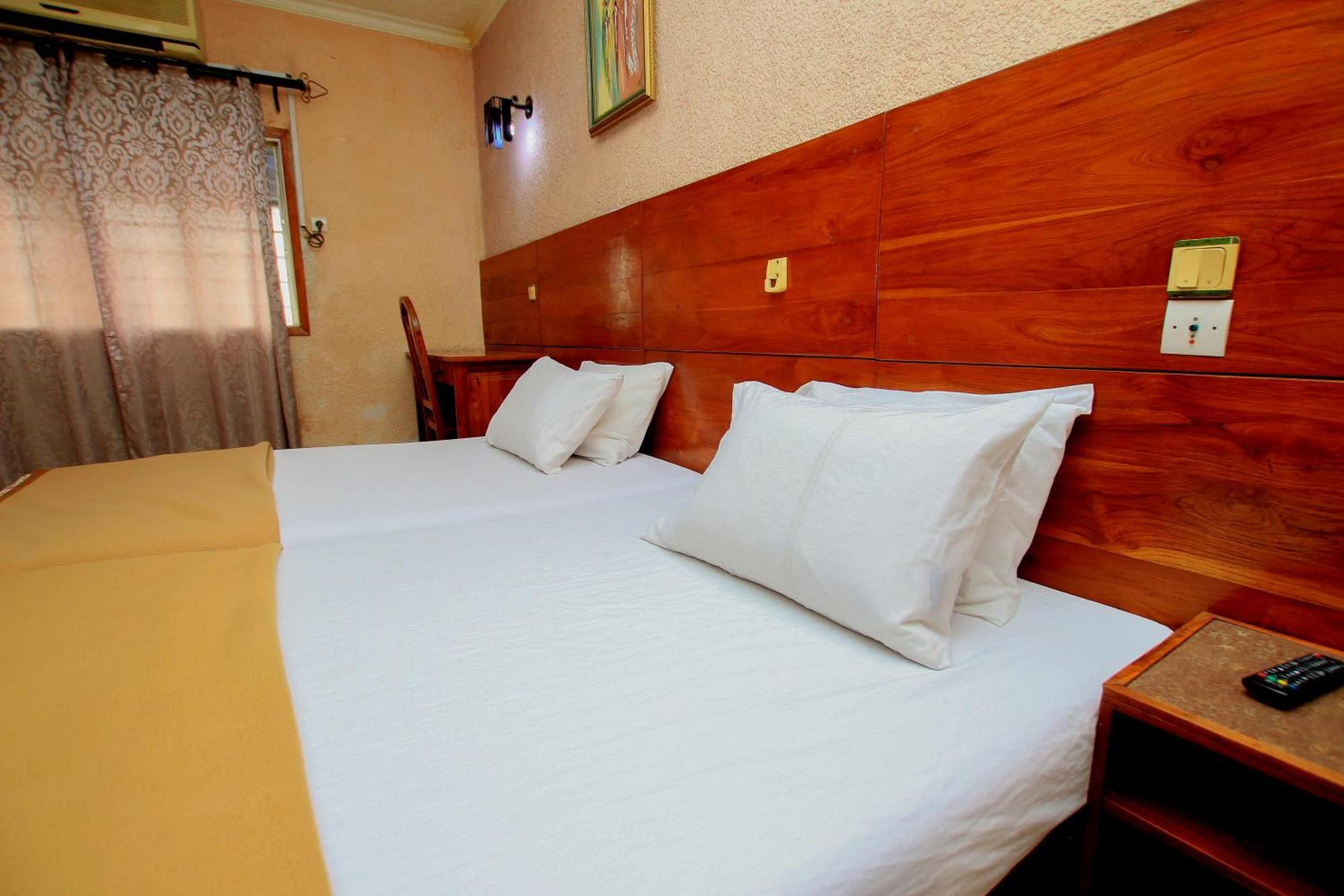 Hotel Le Prince Cotonou Exterior photo
