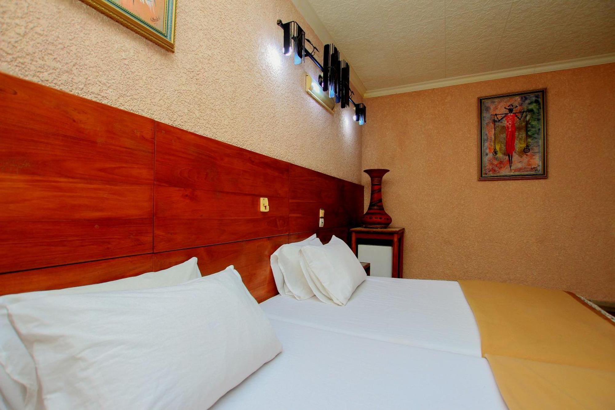 Hotel Le Prince Cotonou Exterior photo